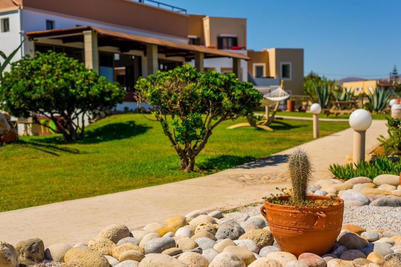 Alkionis Beach Hotel Apartments Sfáka Exterior foto
